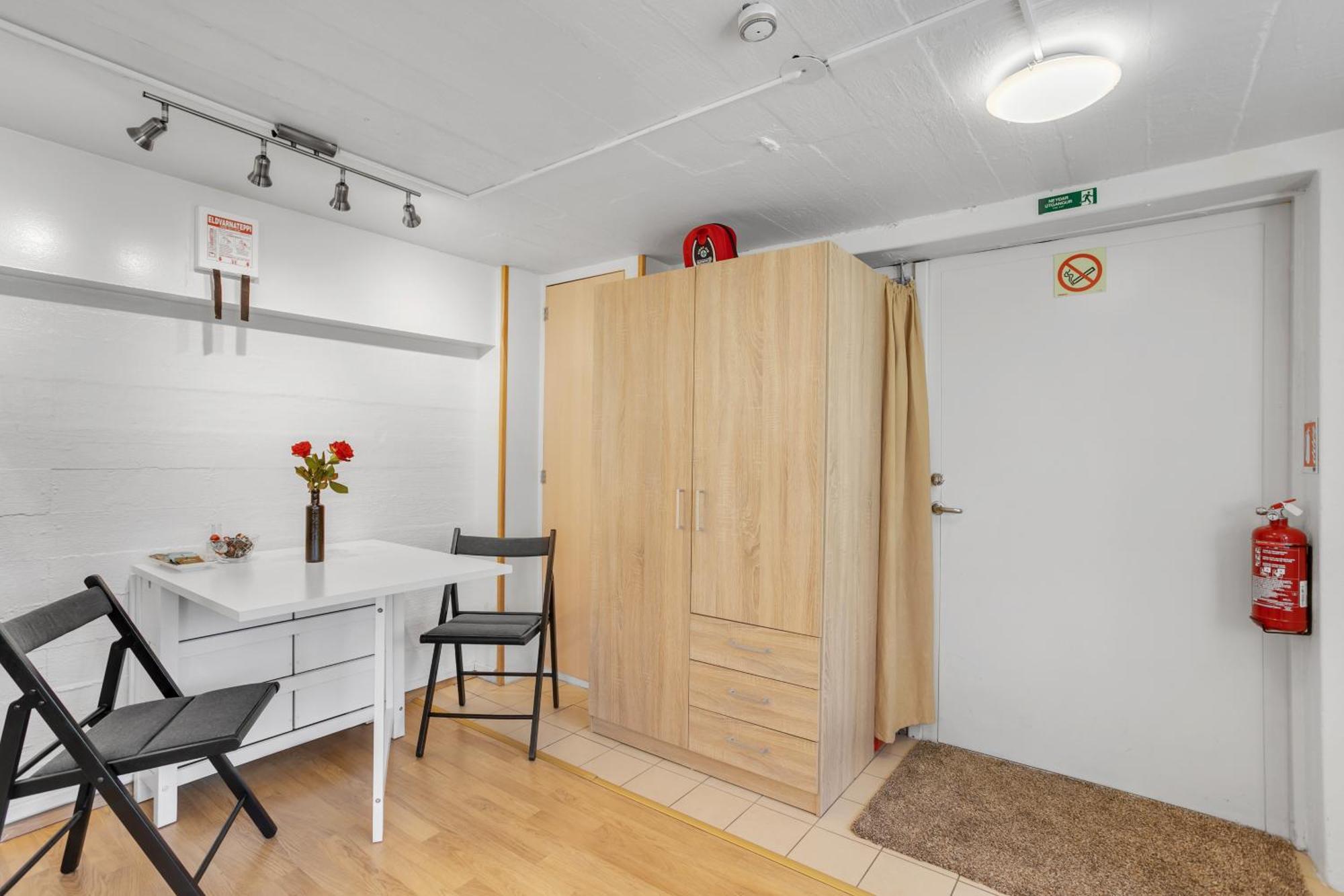 Lara Studio In Laugardalur Valley, Reykjavik Central Park And Botanical Garden, Private Entrance, Free Private Parking On Side מראה חיצוני תמונה